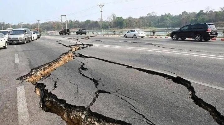 Read more about the article Strong 7.7 Quake Shakes Mya