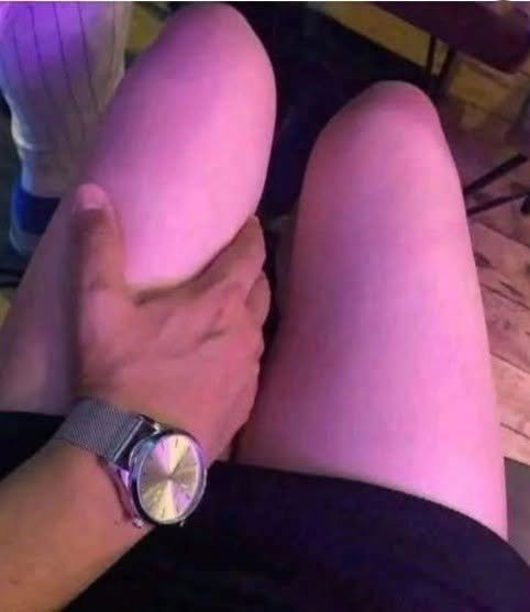 Read more about the article Psychologists Say This Simple Gesture May Mean More Than You Think